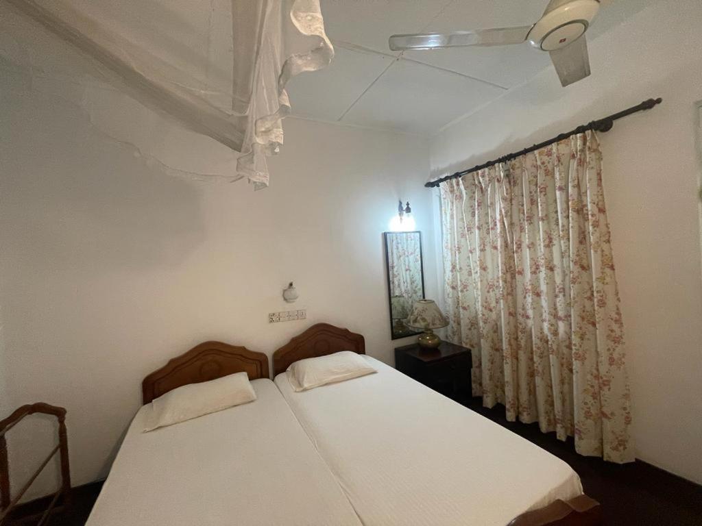 Kandy Inn Madugalle'S Family Guest House Eksteriør bilde