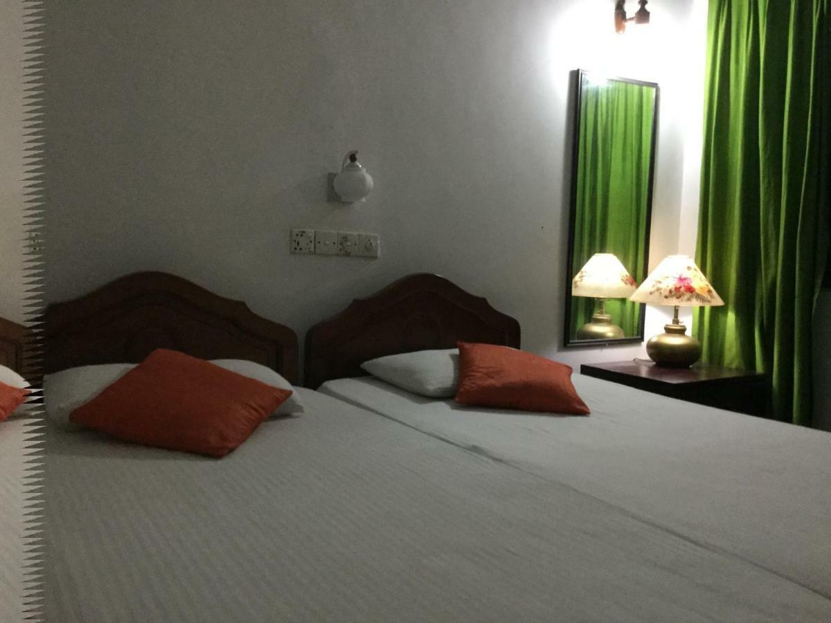 Kandy Inn Madugalle'S Family Guest House Eksteriør bilde