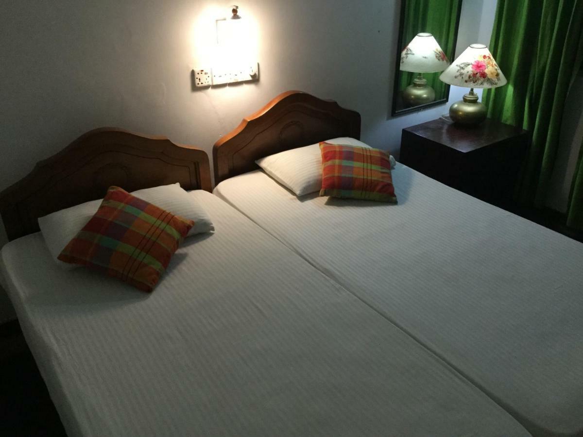 Kandy Inn Madugalle'S Family Guest House Eksteriør bilde